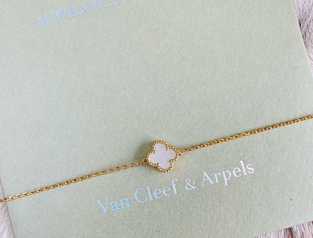 Van Cleaf Neclases