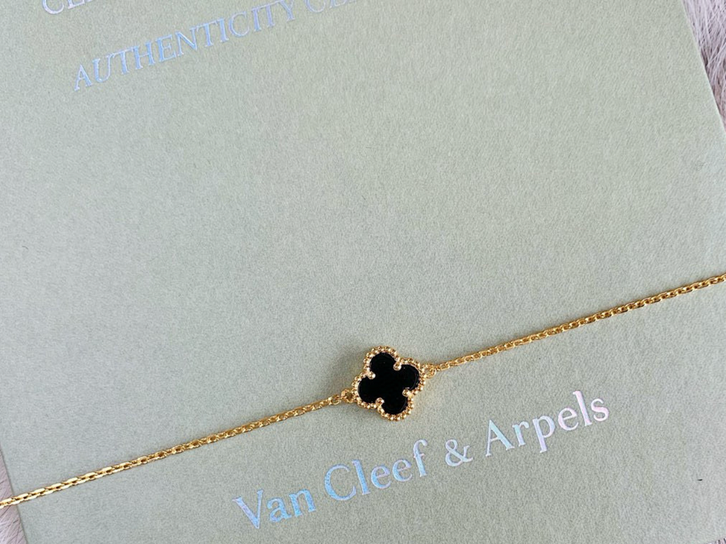 Van Cleaf Neclases