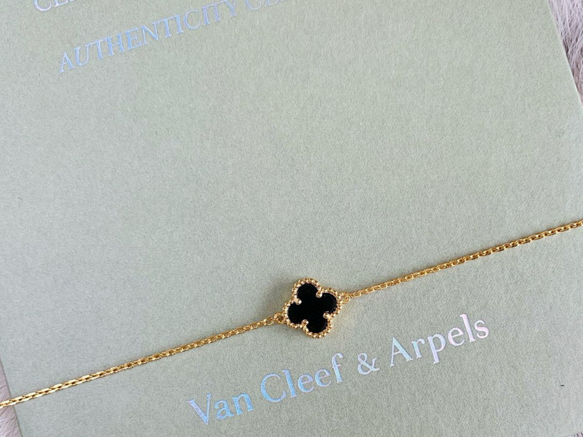 Van Cleaf Neclases